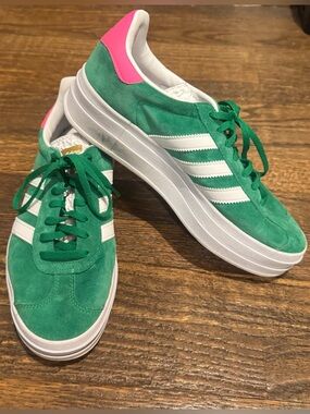 Adidas Gazelle Bold Platform Sneakers
Size 9
